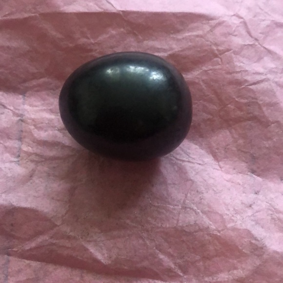 Small Tumbled Shungite Stone/Crystal - Picture 1 of 4